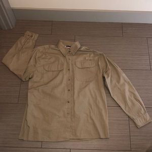 Wrangler button up LS T-Shirt Men’s: Large